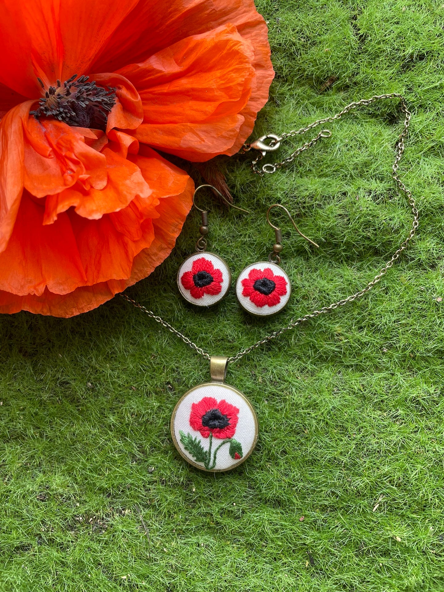 Poppy Pendant
