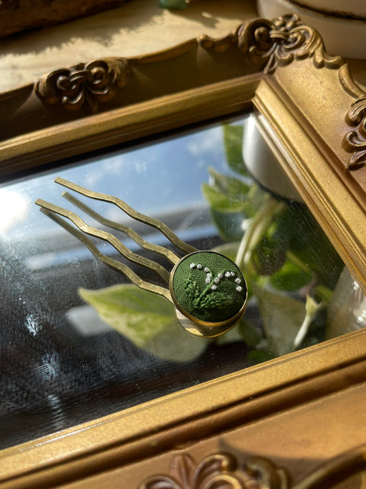 Lily-of-the-Valley Hair Prong Right Orientation