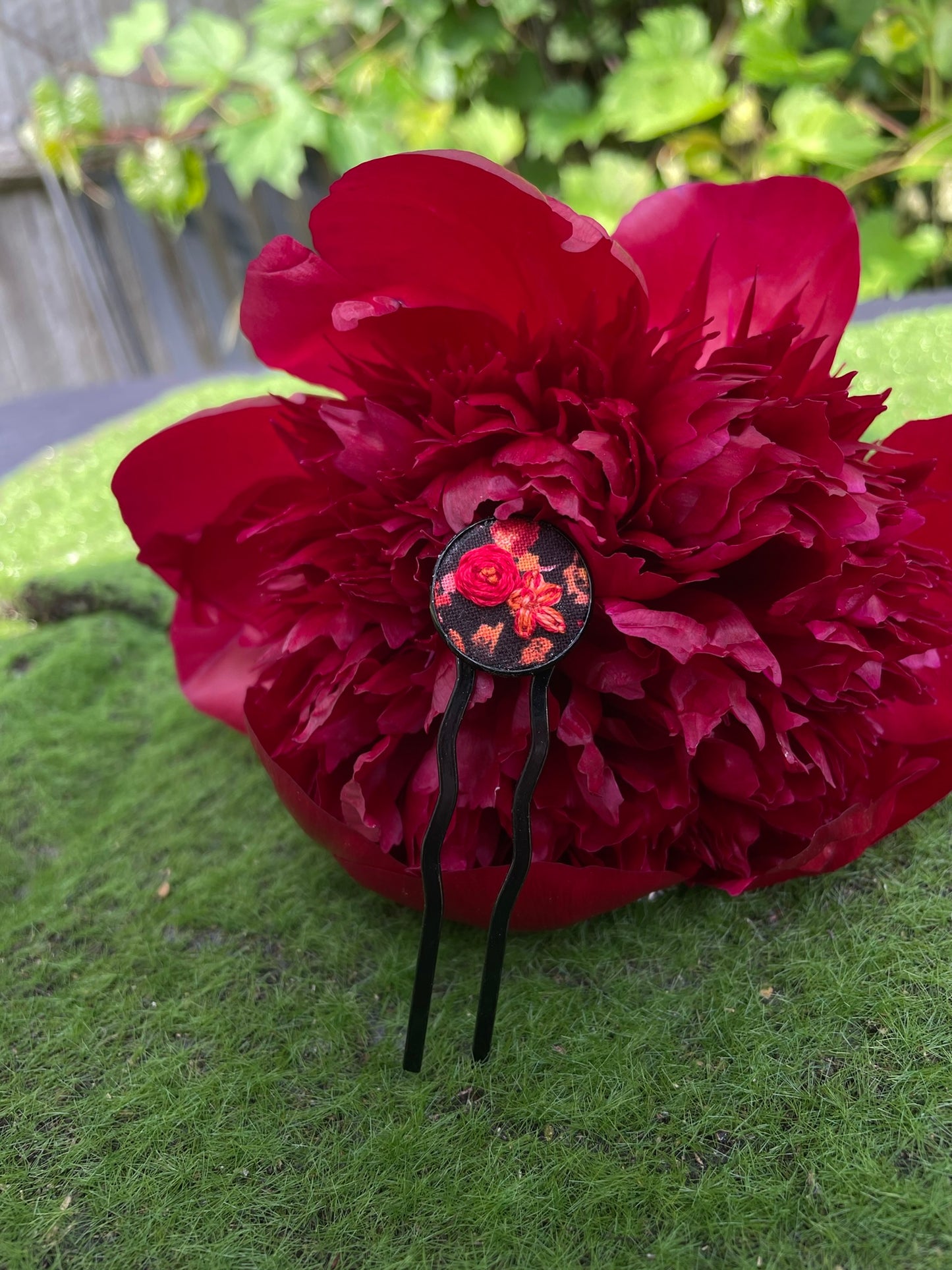 Dark Floral Hair Prong