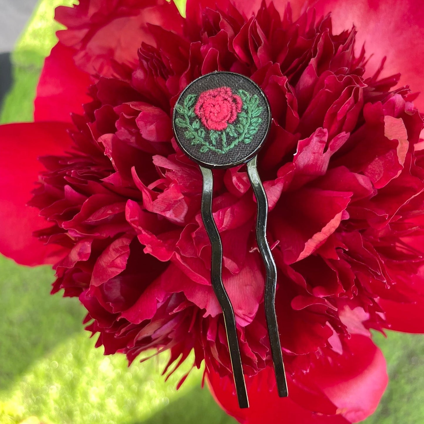 Dark Rose Hair Prong