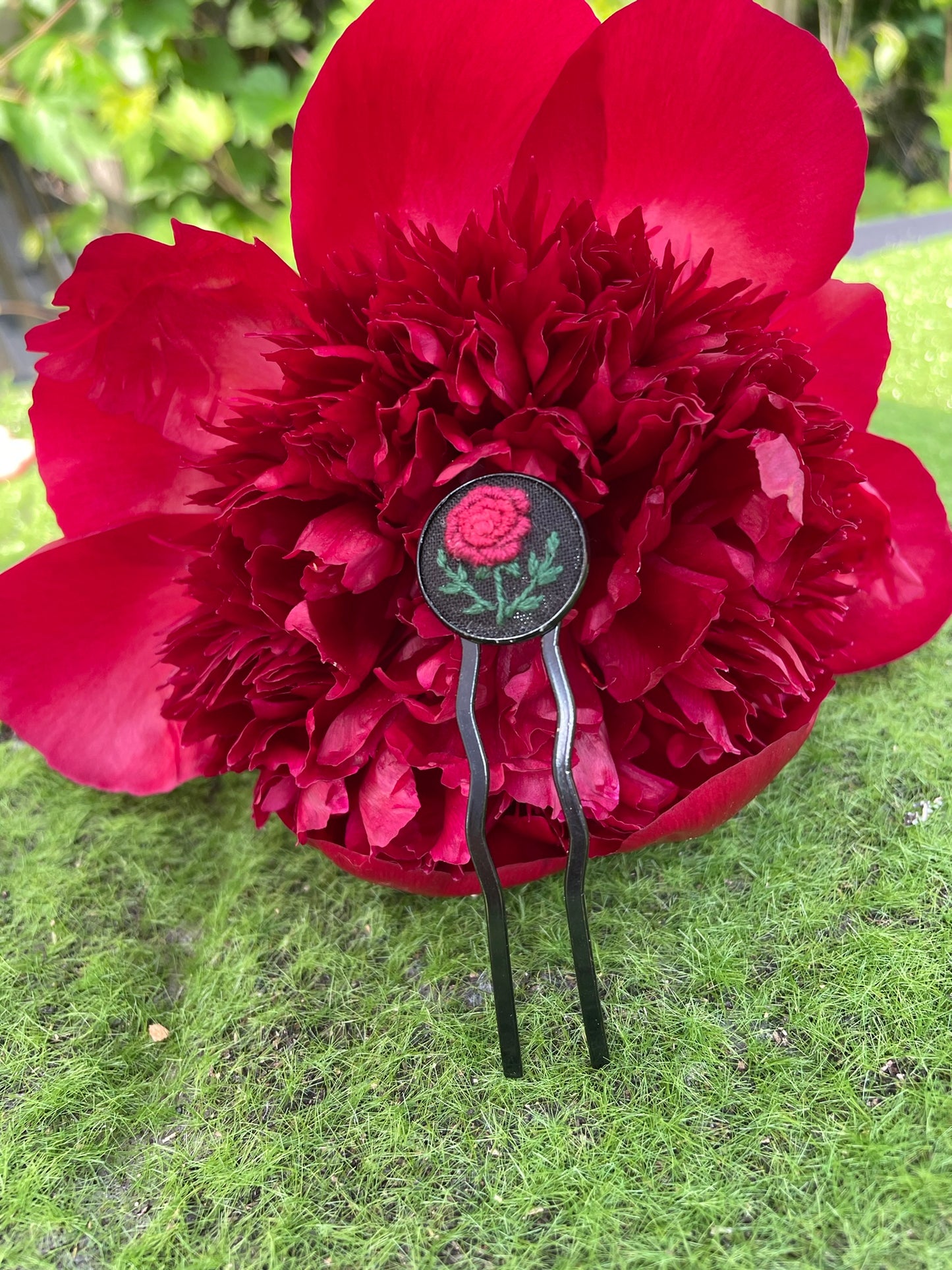 Dark Rose Hair Prong